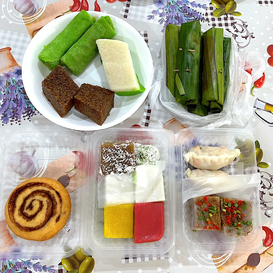 Assorted Brunei desserts|skyblueさん