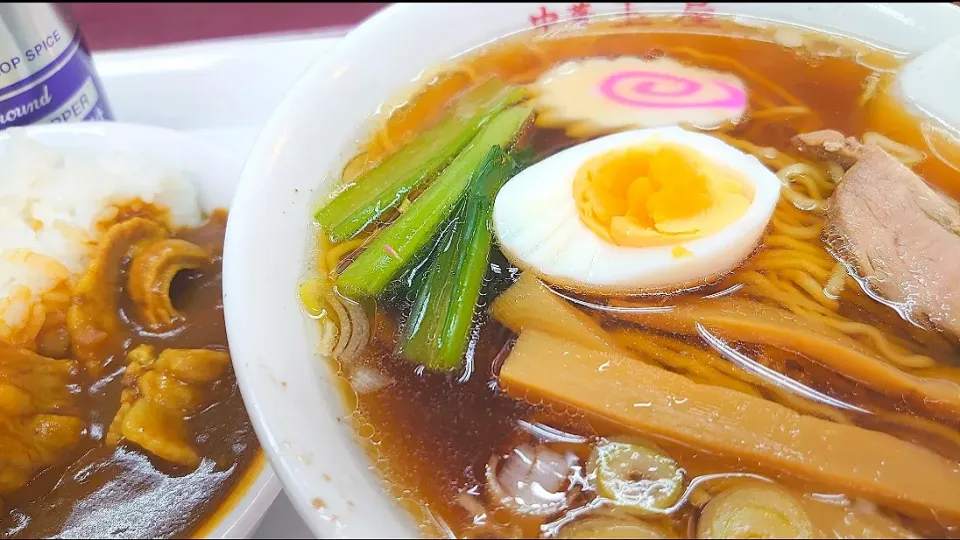 【1957年創業】
中華専門 玉屋
仙人ラーメン (単品700円)と
小カレーのセット
@十条7分
(赤羽から徒歩20分)
23040 (41,089)|大脇さん