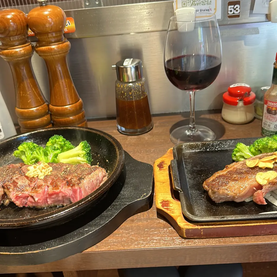 Snapdishの料理写真:和牛リブロース  232g  とダイヤモンドワイルドステーキ300g ＃いきなりステーキ元住吉店|Hajime Sakaiさん