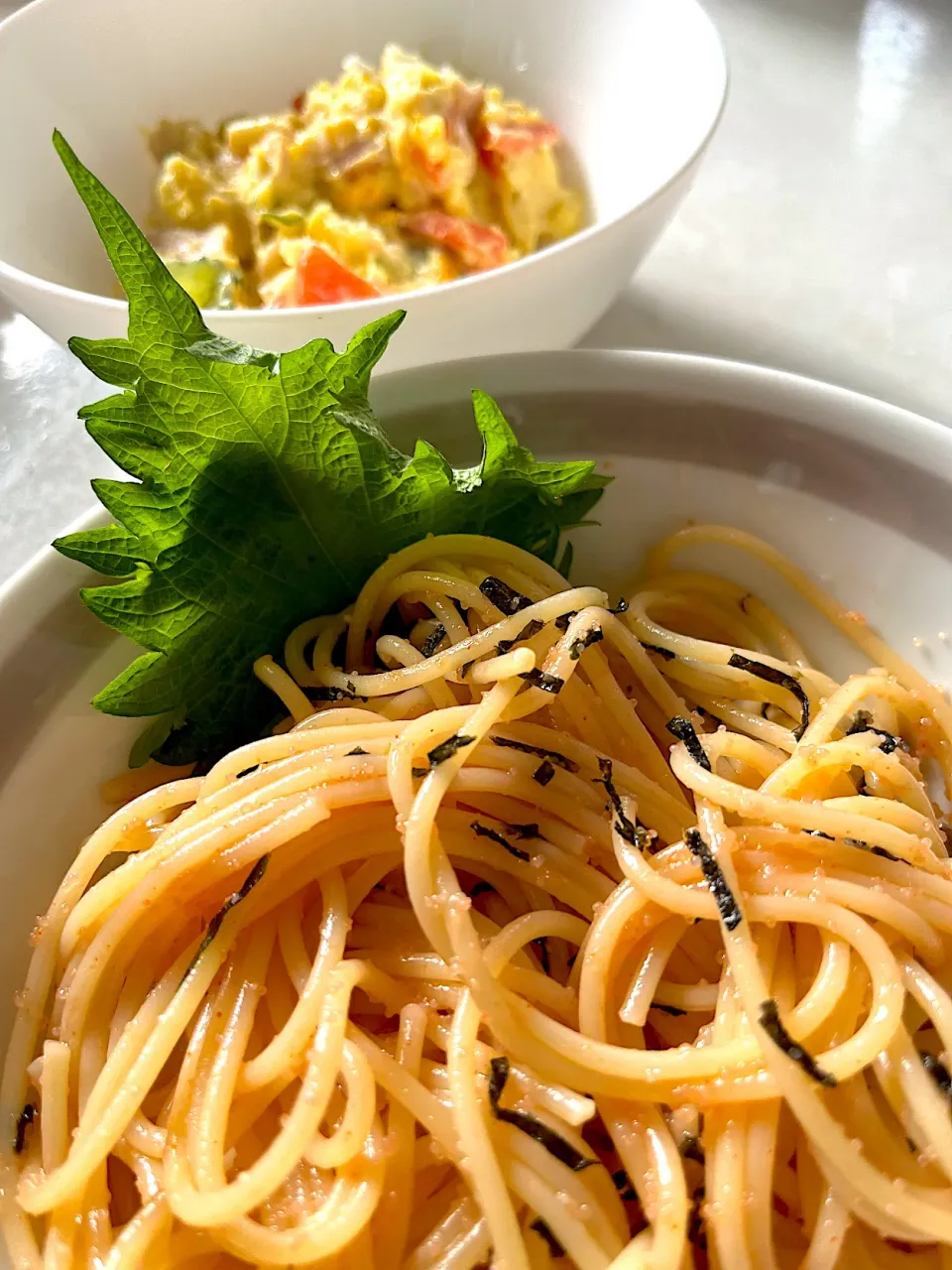 お昼はSBの明太子スパとポテサラでしたー😋|ささるみさん