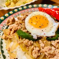 ガパオライスと長芋の磯揚げ。