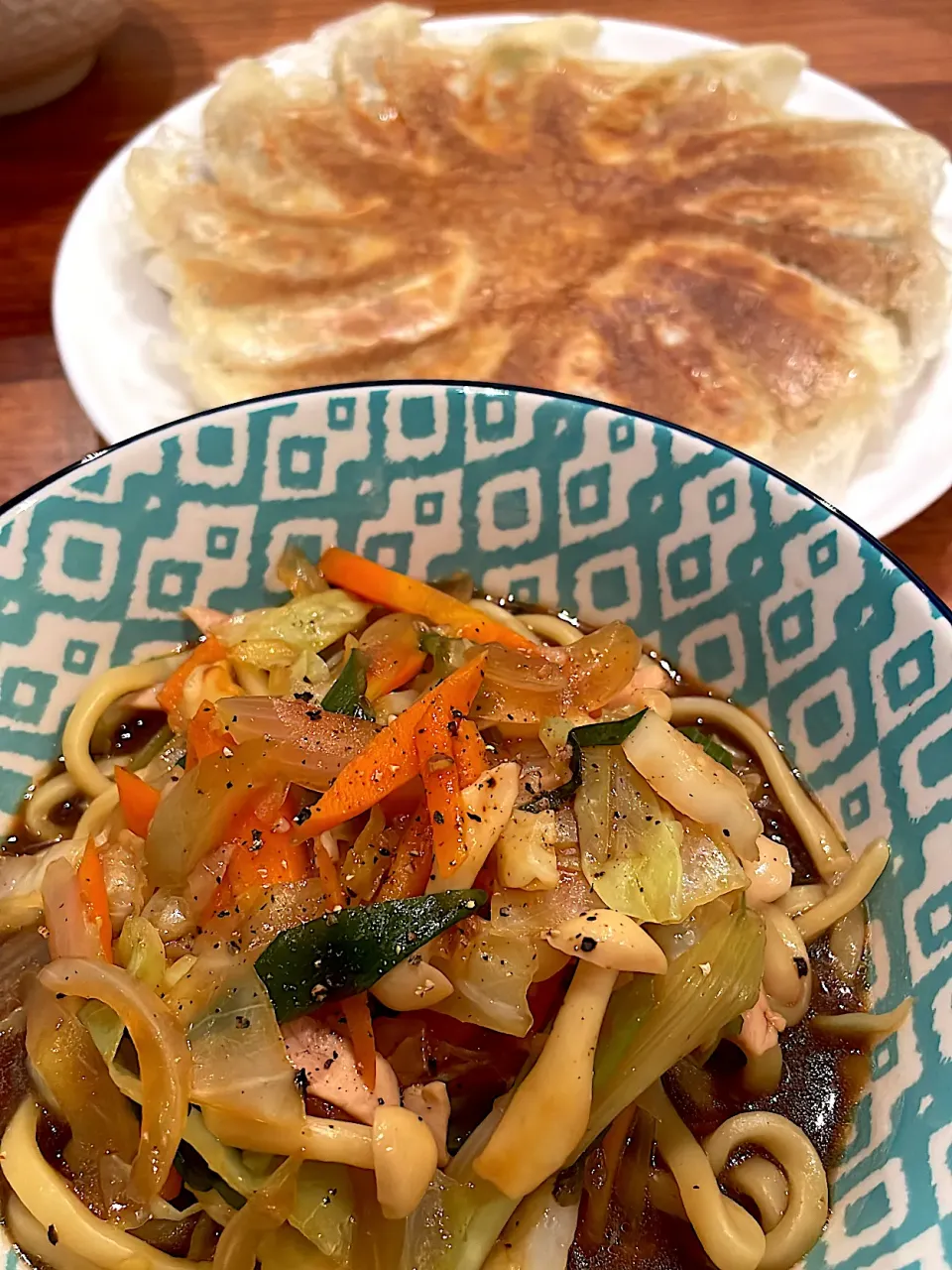 富山ブラック鍋ラーメン　餃子|とゆあさん