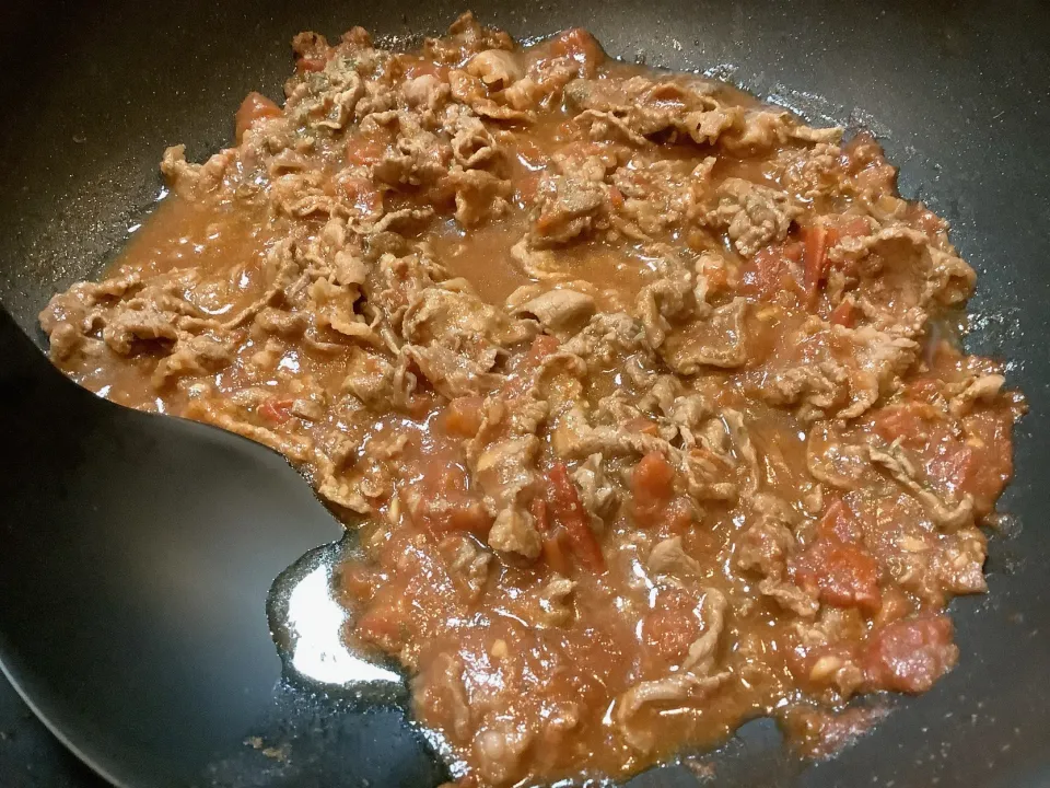 家事ヤロウ❗️❗️和田明日香さんの『牛肉トマト煮🍅』😋|アライさんさん