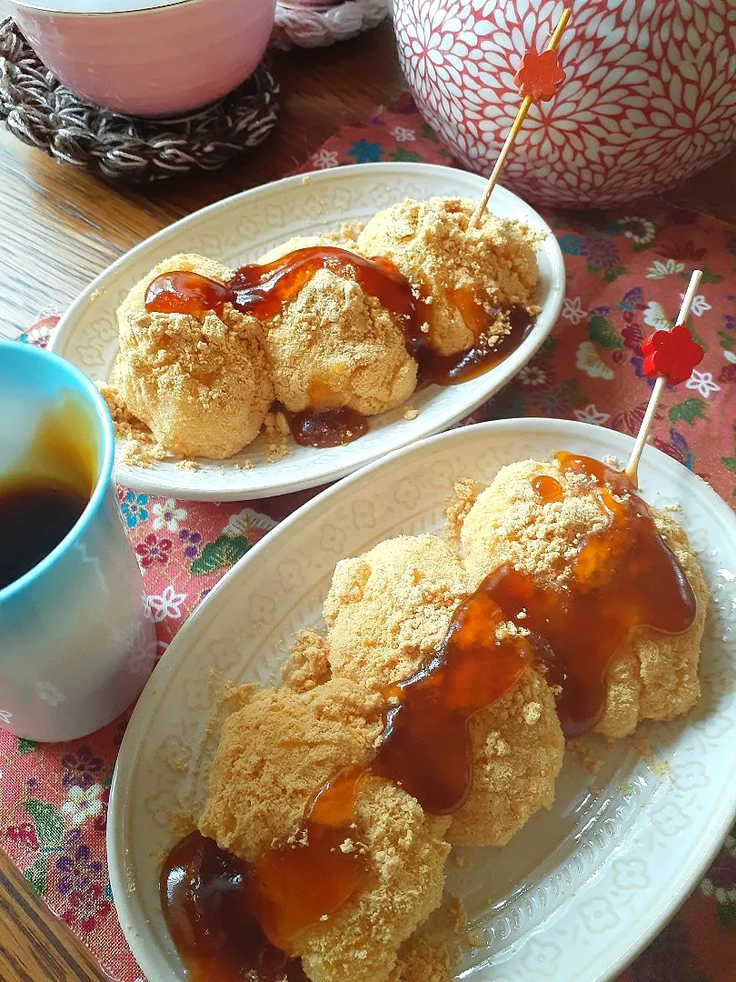 Snapdishの料理写真:ヤマサ醤油公式アカウントさんの料理 豆腐でみたらしきなこ餅|fumfumさん