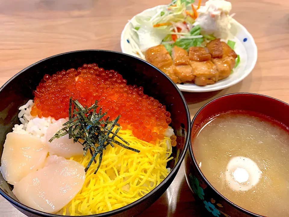 ふるさと納税返礼品いくら丼のお夕飯|yukopunさん