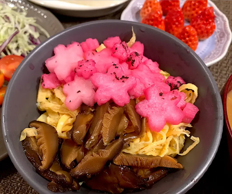 桜寿司🌸酢飯は鮭寿司|いちごさん