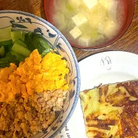 Snapdishの料理写真:三食丼　ボリューム男飯|TODOさん