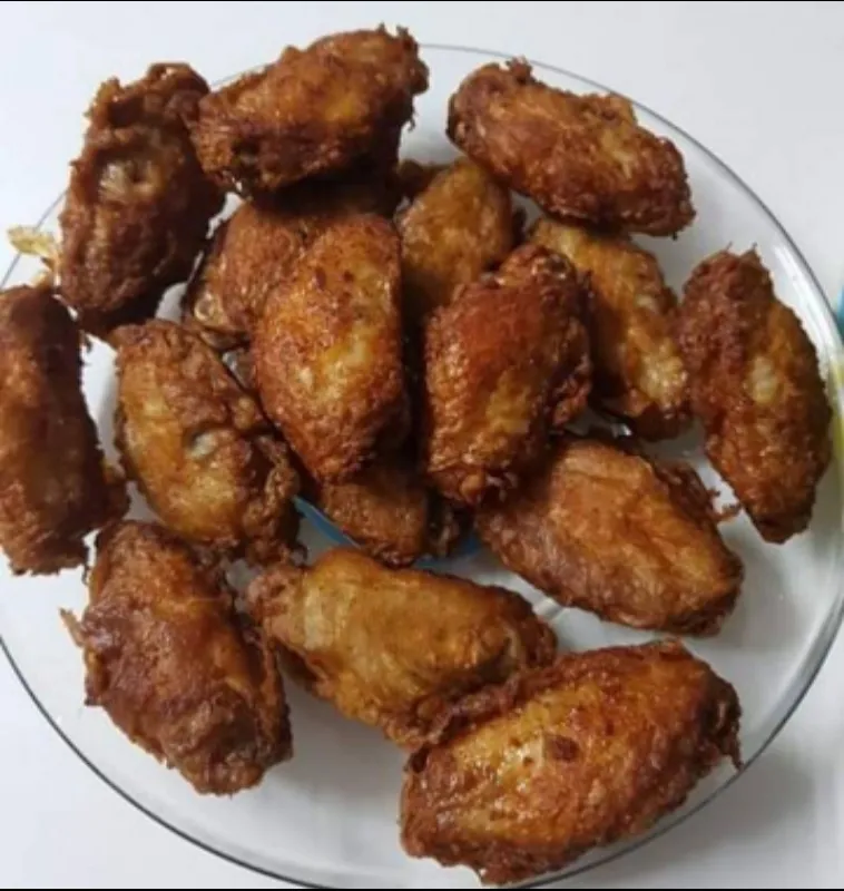 Snapdishの料理写真:deep fried chicken wings|patlovestocookさん