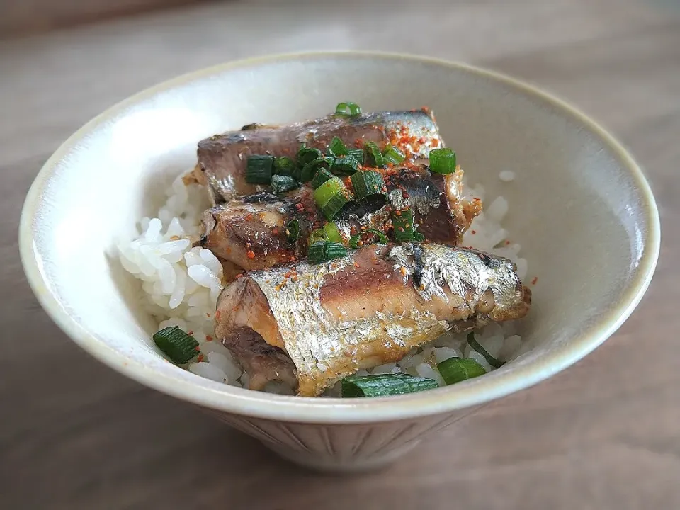 かおるさんの料理 ヨロン丼（オイルサーディン丼）|古尾谷りかこさん