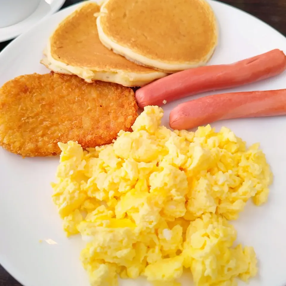 All Day Breakfast (Scramble Egg, Chicken Sausage, Hashbrown, Pancakes)|Raaonnさん