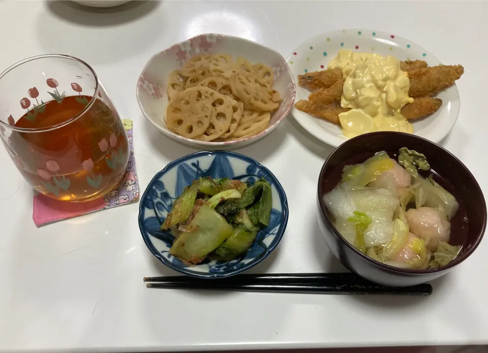 晩御飯☆れんこんの胡麻酢きんぴら☆青梗菜のお浸し☆ししゃもフライのタルタルがけ☆和風スープ（白菜・海老団子）|Saharaさん