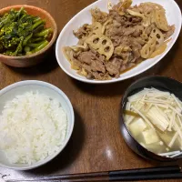 Snapdishの料理写真:牛肉と蓮根、しめじの炒め物|はみんぐば〜どさん