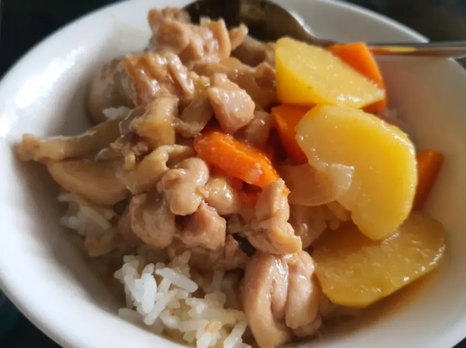 Simple dinner 
chicken stew + potatoes + carrots 🥕 😋|🌷lynnlicious🌷さん