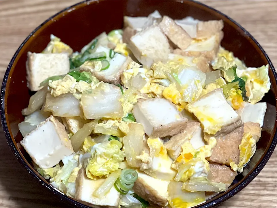 Snapdishの料理写真:☆厚揚げと白菜の卵とじ丼|まぁたんさん