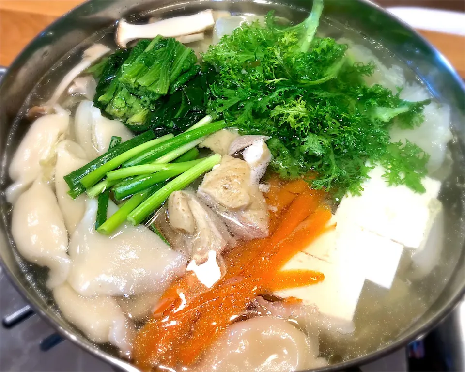 鶏と水餃子の鍋|じゅんさんさん