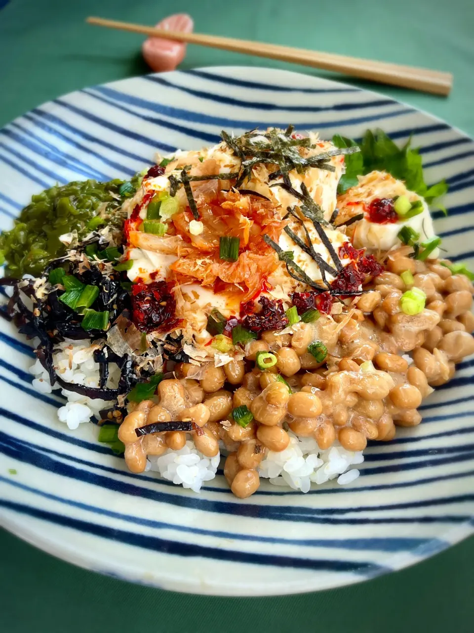 Snapdishの料理写真:のっけ盛り⭐︎豆腐丼|スイーツポテトさん