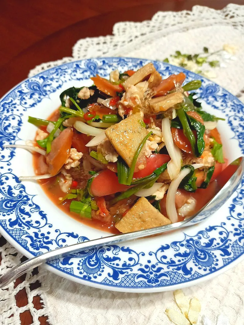 Spicy Kelp Noodles Salad w/ Mixed Meat 🌶️🥗🍖🍗🥓🌶️
(ยำรวมมิตรเส้นแก้ว)|An'leeさん