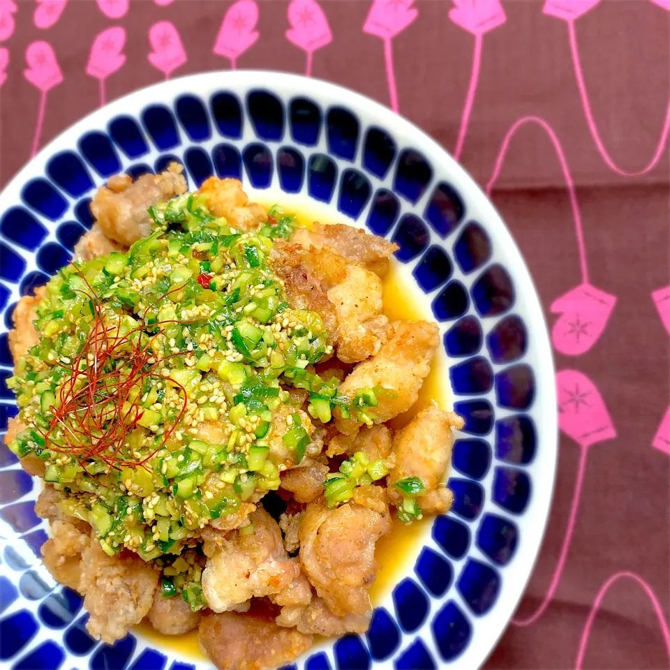 からあげビールさんの料理 【おうち居酒屋ごはん】揚げずに簡単♪油淋鶏風ピリ辛ねぎきゅうチキン|chicaocafeさん