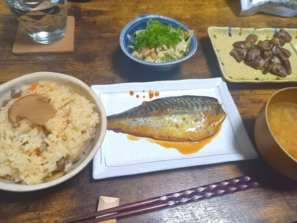 ・鯖の煮付け
・鶏皮ポン酢
・ハート塩焼き
・炊き込みご飯

旦那作|ちりさん