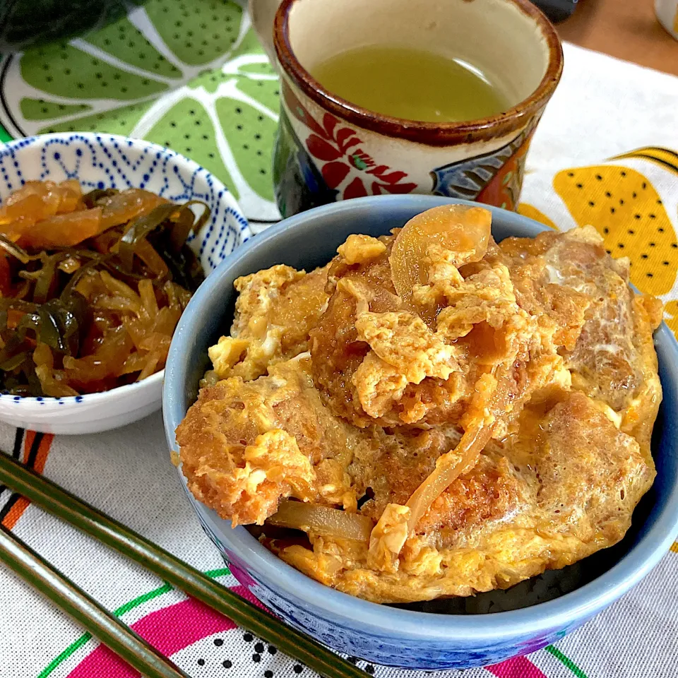 Snapdishの料理写真:鶏ささみフライ丼|みんみんさん