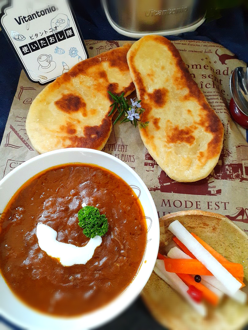 ビタントニオでカッテージチーズ作った時にできたホエイで甘酒と塩麹も入れてナン焼きました～🎶