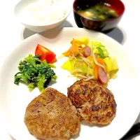 Snapdishの料理写真:ハンバーグ|yukiさん