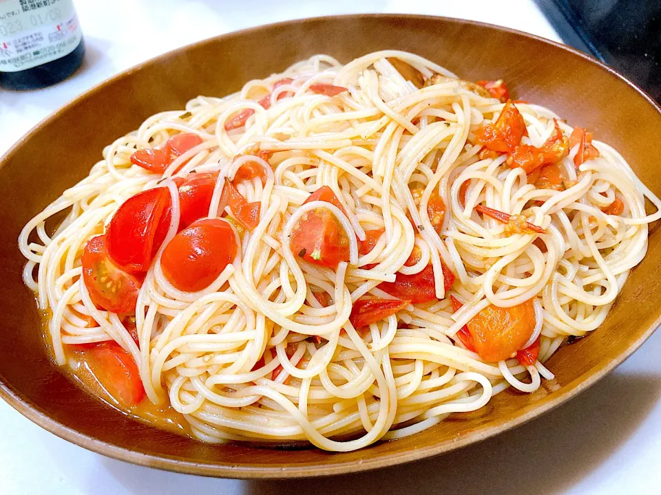 主人が作ってくれたトマトパスタ🍅|よっしーさん