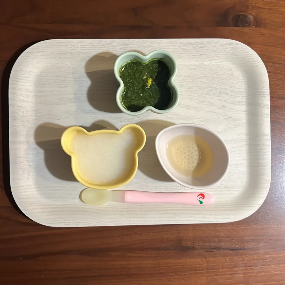 Snapdishの料理写真:玉ねぎがゆ、鯛のほうれん草和え卵黄のせ、麦茶|km2571さん