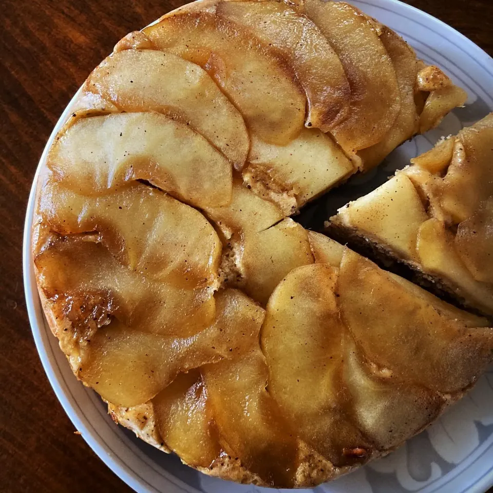 りんごと黒糖ミルクティーのケーキ|ななごさん