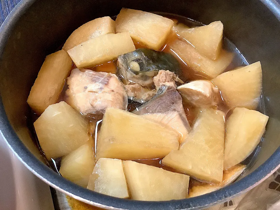 昨日から仕込んでおいた『鰤大根🐟』😋|アライさんさん