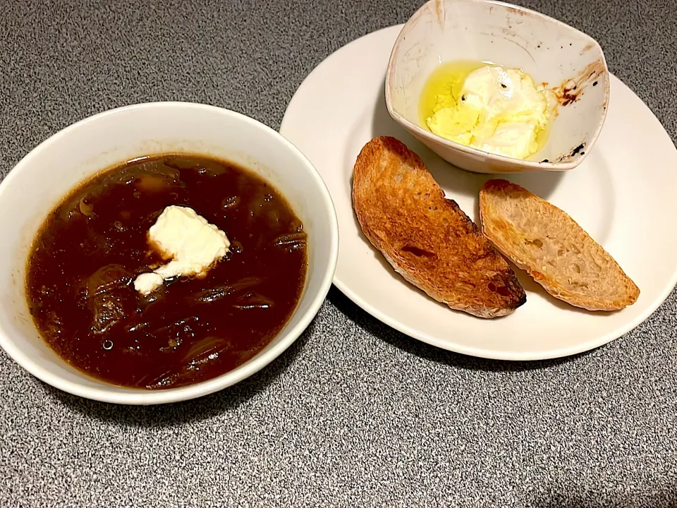 French Onion Soup. Marinated Goat Cheese. Toast|270w178bさん