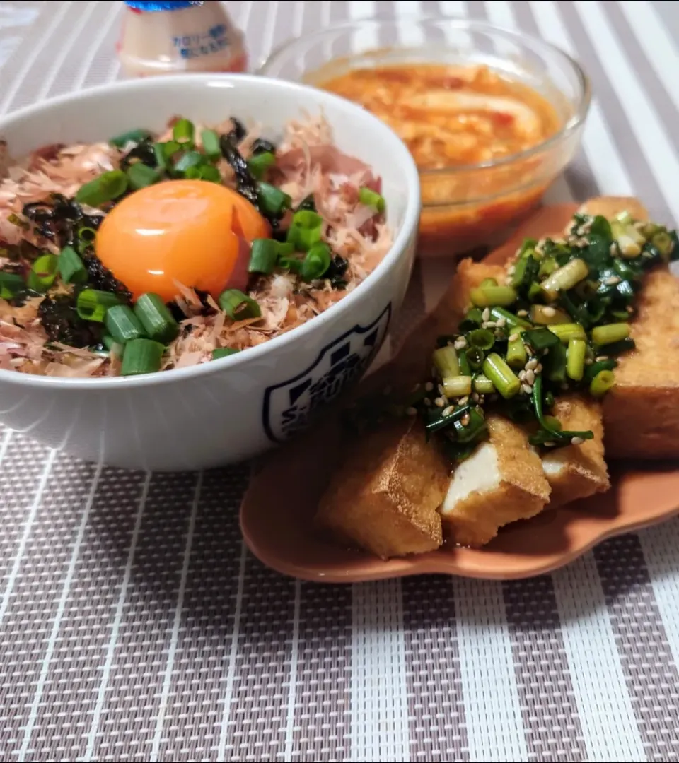 Snapdishの料理写真:花鰹×わさび醤油 卵かけご飯
旨辛よだれ厚揚げ
ミネストたまご~ネ|マギーさん