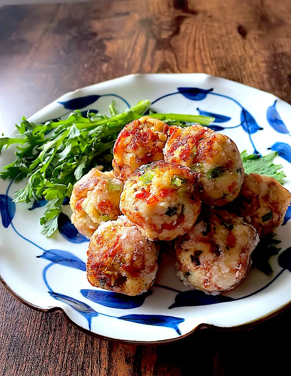 桜海老と春菊のはんぺんボール🦐|とんちんさん