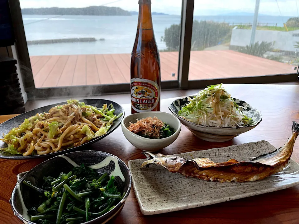 Snapdishの料理写真:2023.2.25 焼きうどん🍻🍻🍻|ゆみずさん