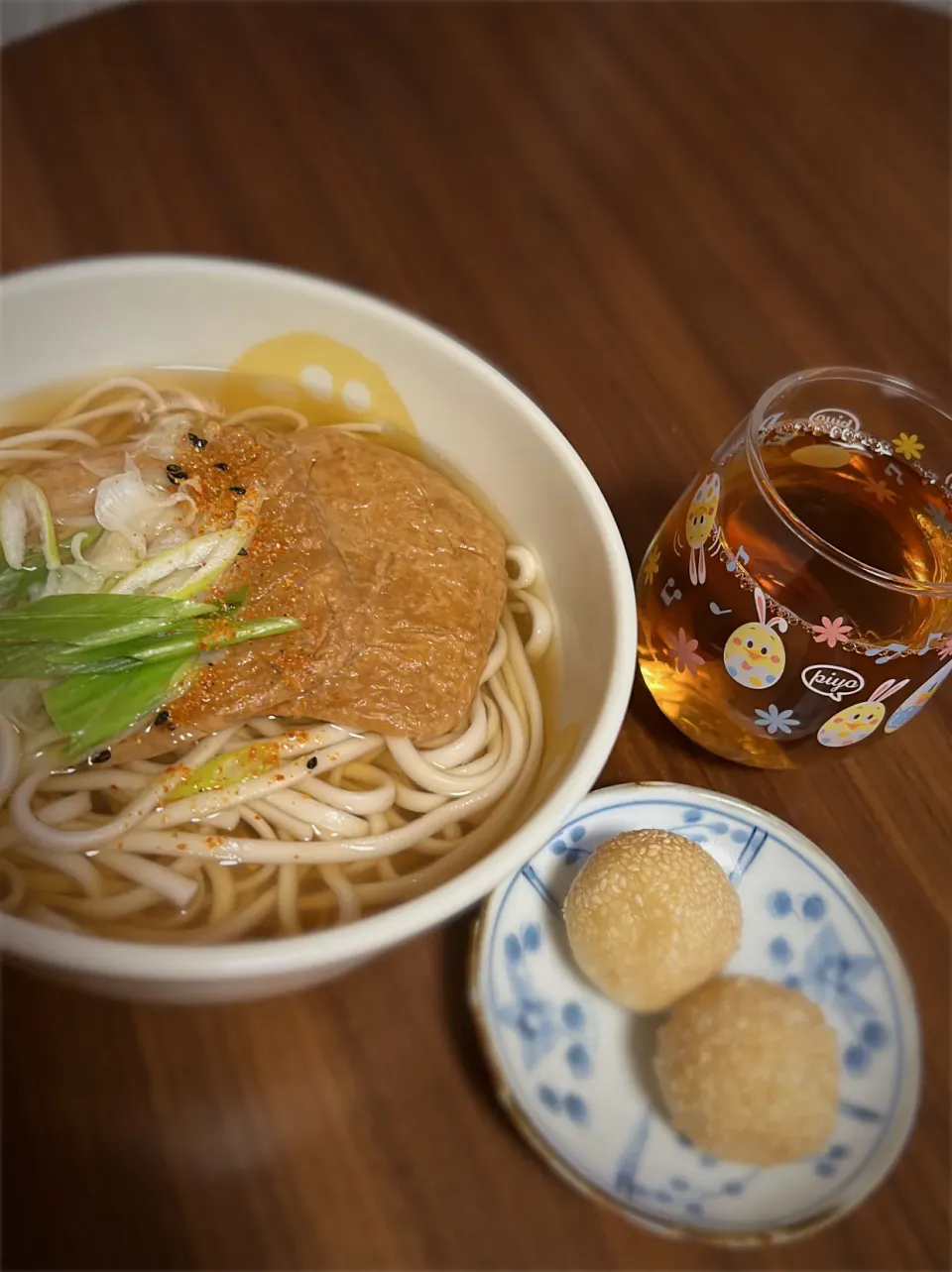 きつねうどん、胡麻だんご|こまめさん