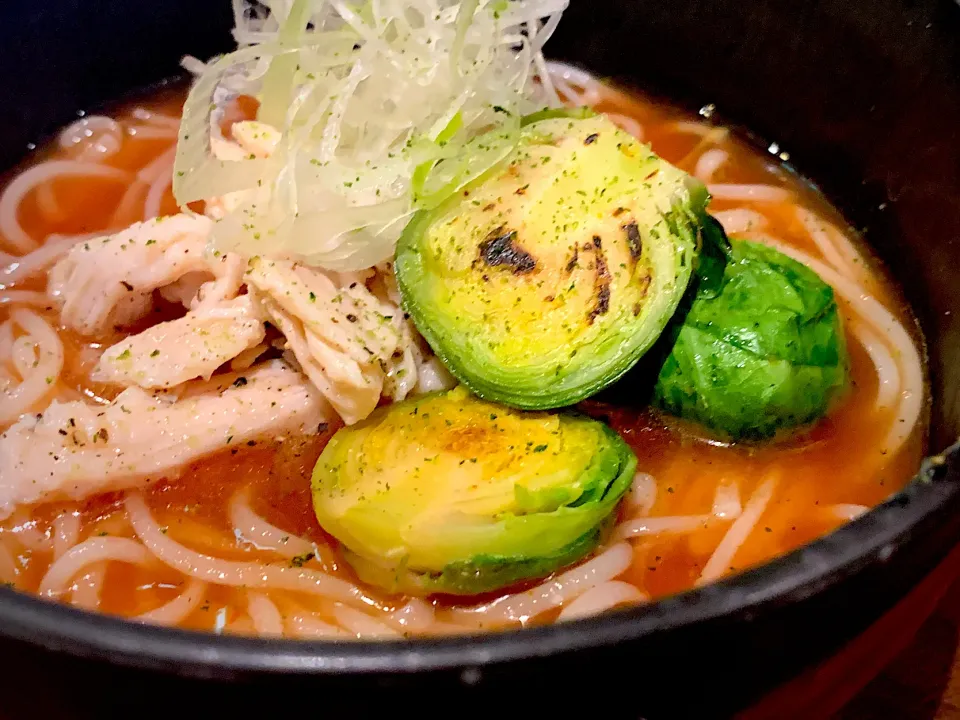 芽キャベツと鶏むね肉のBBQトマトそうめん1|半田手延べそうめんの店 阿波や壱兆さん