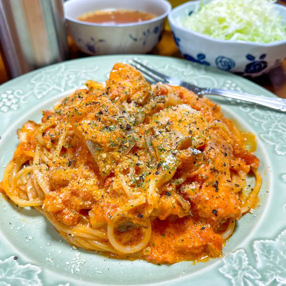 【エビとサーモンのトマトクリームパスタ】|ristorante_sallyさん