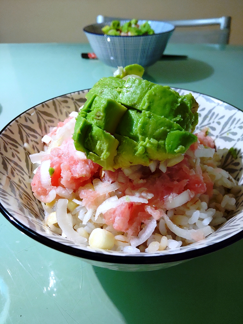 アボカドどっか～ん❗ねぎとろ丼😁