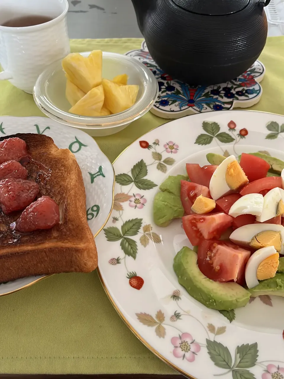 今年のいちごのコンフィチュールでのーんびりと朝食を🍓|tamemitiさん