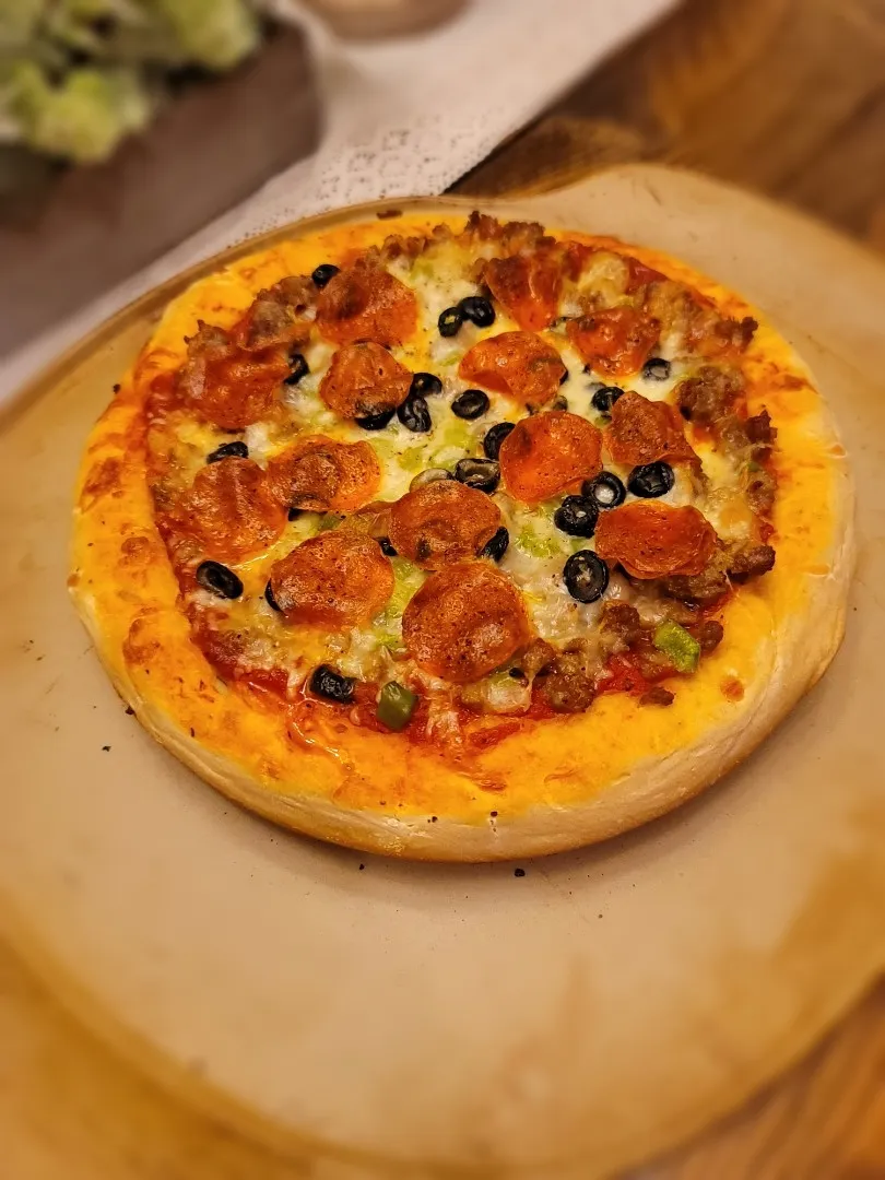 Cast iron supreme pizza|Travis Stoneさん