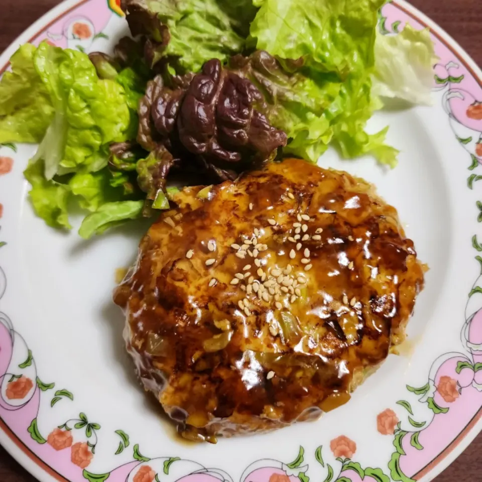 鶏ミンチと豆腐とキャベツのハンバーグ|ひろにぃさん