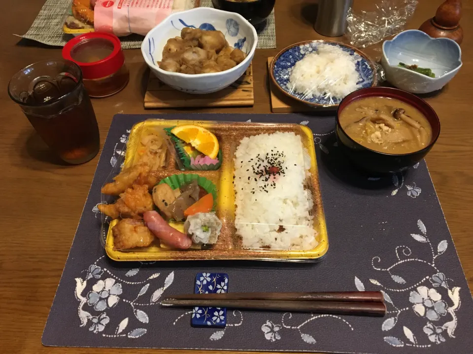 から揚げ幕の内弁当(どんどん弁当、昼飯)|enarinさん