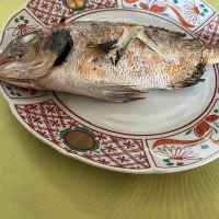 30cmの鯛の姿焼き、近頃の魚焼きグリルは進化しました✌️|tamemitiさん