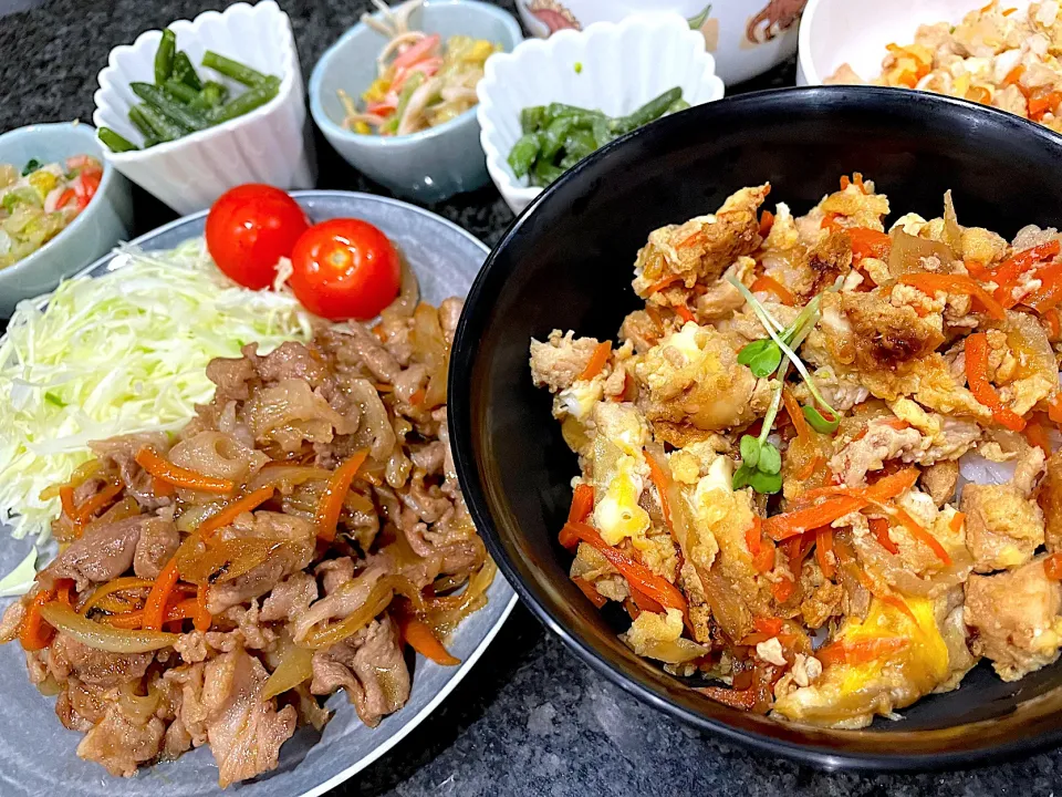 ●豚肉のしょうが焼き●親子丼●いんげんの胡麻和え●白菜とカニカマのポン酢サラダ|SAKI🖤✨さん