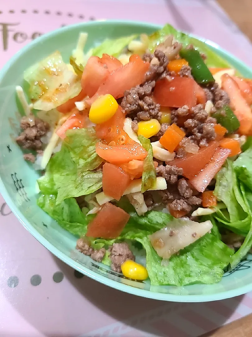 Snapdishの料理写真:アルモンデグランプリ✨
野菜たっぷりタコライス😋|みぽりん♪さん