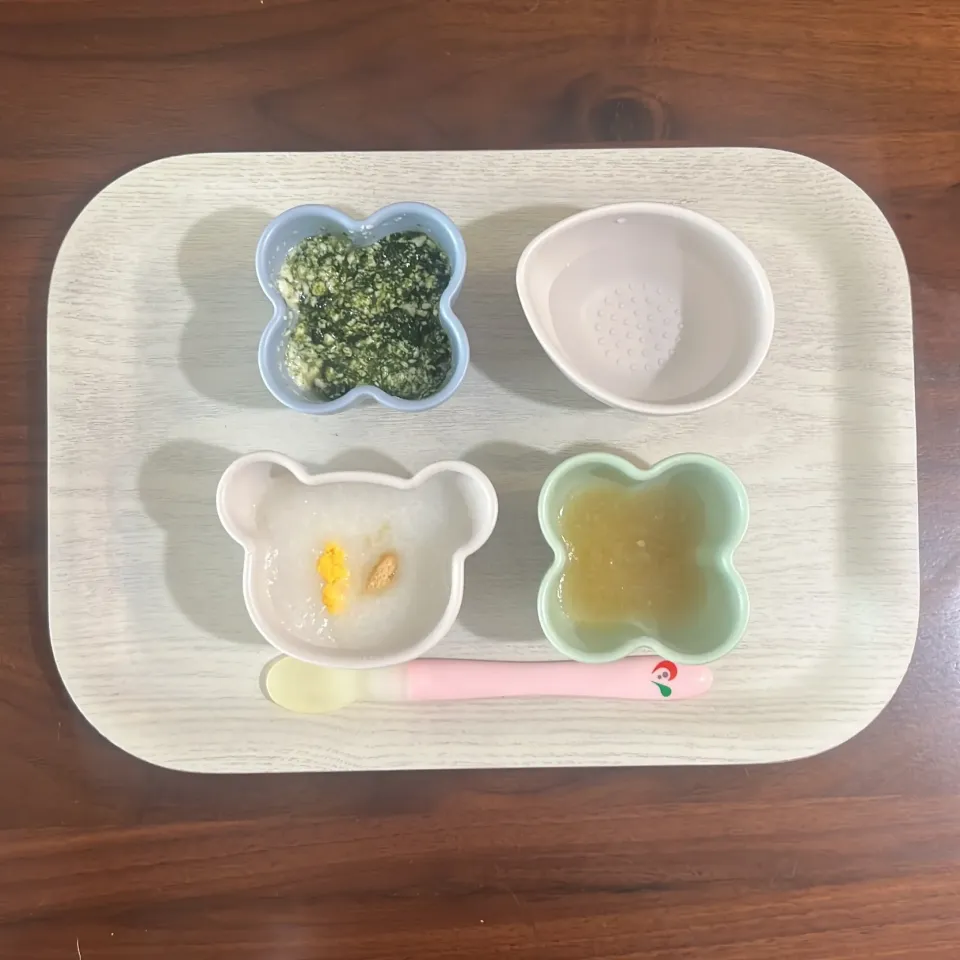 Snapdishの料理写真:卵黄入りだしがゆ、ほうれん草の白和え、玉ねぎとりんごのスープ、湯冷し|km2571さん