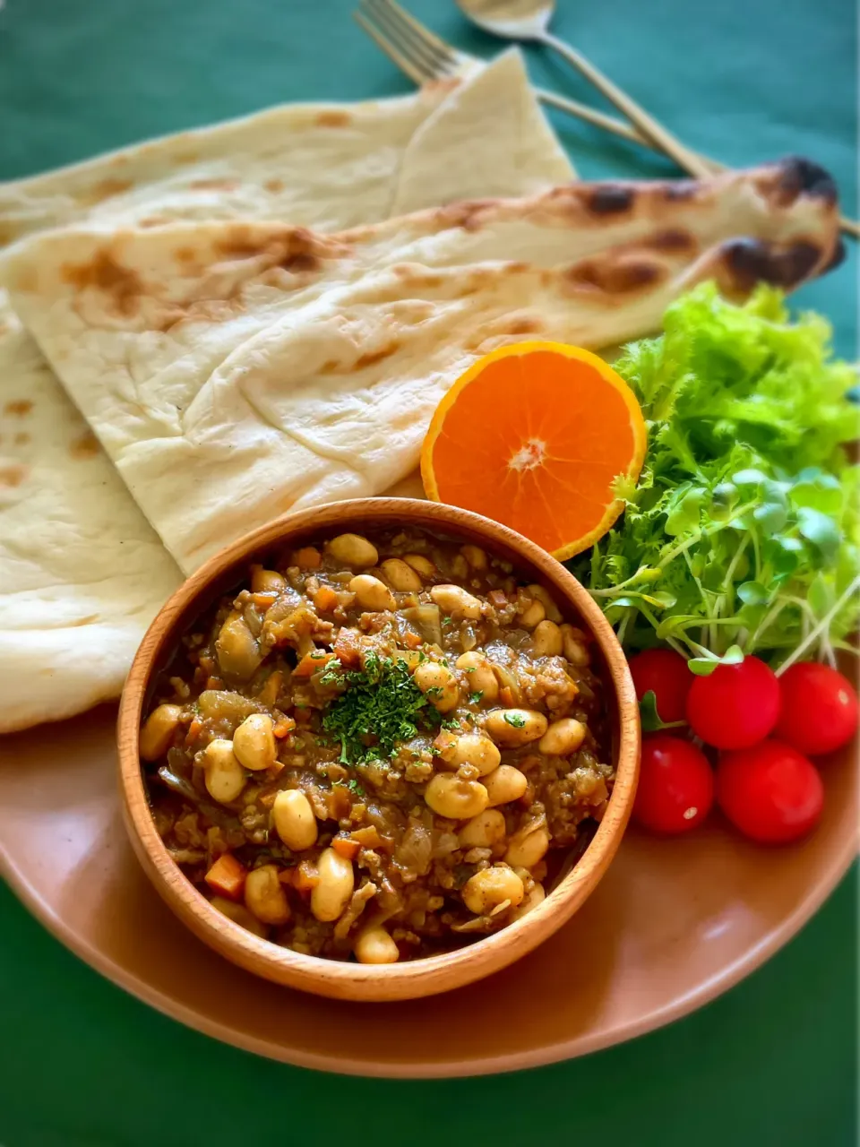 Snapdishの料理写真:ナンでキーマカレー|スイーツポテトさん