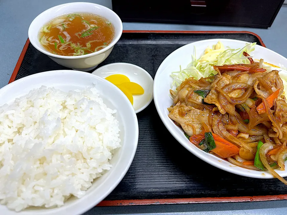 Snapdishの料理写真:町中華の生姜焼き定食|須佐 浩幸さん