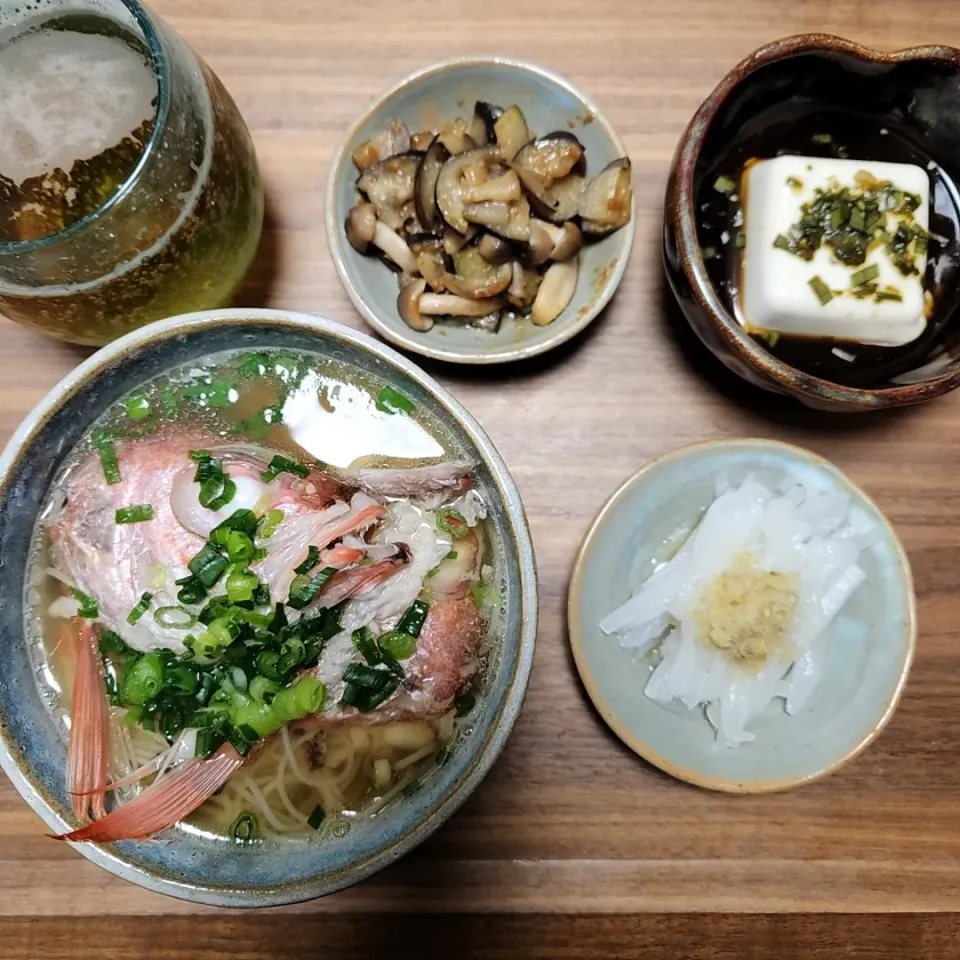 20230227
のどぐろの潮汁にゅうめん
イカの細造り
茄子の味噌炒め
温奴にら醤油|noccoさん