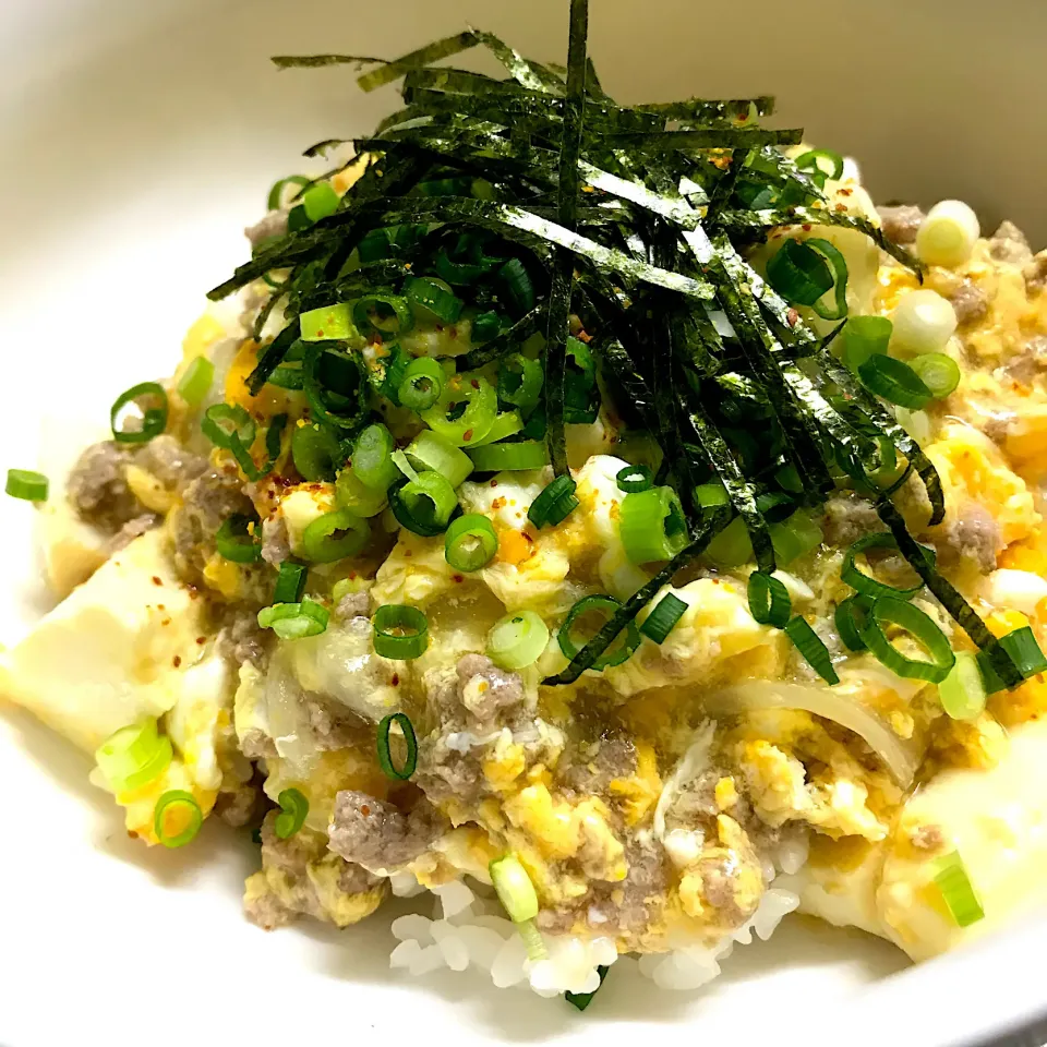 豆腐とひき肉のたまご丼|Yanさん